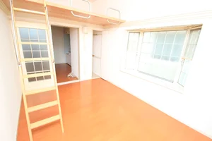 のマンスリーマンション・ウィークリーマンション「レオパレス本城東三番館 102(No.1374748)」メイン画像