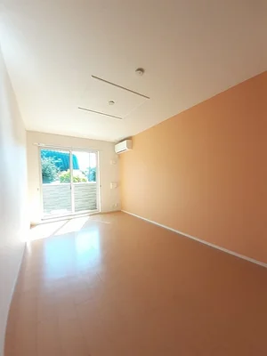 のマンスリーマンション・ウィークリーマンション「プルメリア 102・洋室(No.1374982)」メイン画像