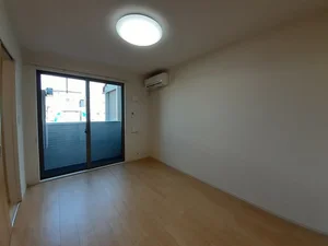 のマンスリーマンション・ウィークリーマンション「グランド　ソレイユ　協和Ⅰ 102・洋室(No.1376257)」メイン画像