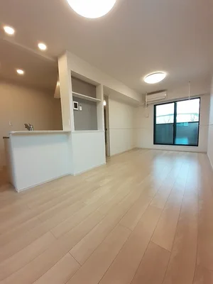 のマンスリーマンション・ウィークリーマンション「フローリッシュ　Ｅａｓｔ 201・洋室(No.1376262)」メイン画像