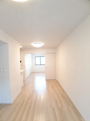 のマンスリーマンション・ウィークリーマンション「ジラソーレⅢ 102・洋室(No.1376490)」メイン画像