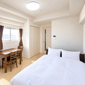 大阪のウィークリーマンション・マンスリーマンション「【30日75,000円～🔥】江坂4分×27㎡超｜ダブルベッド・Wi-Fi無料｜エストーネ江坂 (No.1376584)」メイン画像