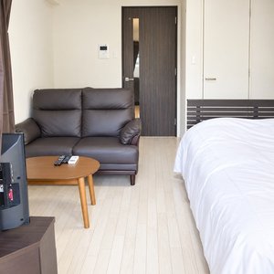 大阪のウィークリーマンション・マンスリーマンション「31㎡超×ダブルベッド。🛏️ 江坂4分｜南向き角部屋、広さで選ぶならこの一室｜エストーネ江坂 (No.1376653)」メイン画像