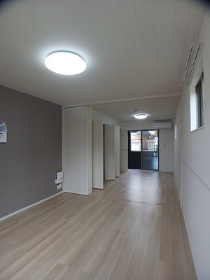 新潟青陵大学短期大学部周辺のマンスリーマンション・ウィークリーマンション「ヒカルサ新潟関屋 102・洋室(No.1378846)」メイン画像