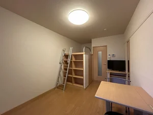 のマンスリーマンション・ウィークリーマンション「レオパレスラ　ピアンタ都立家政 105(No.1380518)」メイン画像