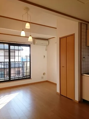 同朋大学周辺のマンスリーマンション・ウィークリーマンション「プリート・カーサ　Ａ 202・洋室(No.1382933)」メイン画像