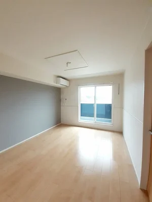 のマンスリーマンション・ウィークリーマンション「Ｌｉａｎｇｅ　Ｖｉｌｌａ　Ｂ 202・洋室(No.1385246)」メイン画像