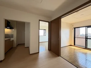 のマンスリーマンション・ウィークリーマンション「ブランドール板原 401・洋室(No.1386507)」メイン画像