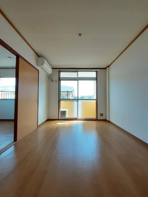 のマンスリーマンション・ウィークリーマンション「ロイヤル師勝Ｂ 201・洋室(No.1386998)」メイン画像