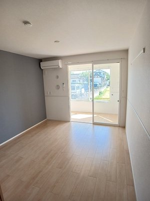 のマンスリーマンション・ウィークリーマンション「ベラ　カンパーニャ　Ａ 102・洋室(No.1387460)」メイン画像