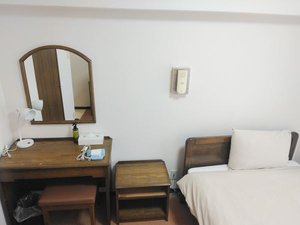 広島県の西洋エステート株式会社のマンスリーマンション・ウィークリーマンション「👍法人一括請求可・インボイス対応‼️好評の定期室内清掃・コインランドリー洗濯機無料　🚋🚗🚲　【アーバンウエスト広島】 6S-4・シングル(No.1392342)」メイン画像