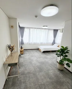 のマンスリーマンション・ウィークリーマンション「【大垣市東外側町/ＪＲ大垣駅徒歩５分/広々１３帖/Wi-Fi無料（マンスリーベースＪＰ G039)(No.1393315)」メイン画像