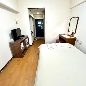広島県のマンスリーマンション・ウィークリーマンション「👍団体利用にも‼️諸経費・清掃費なし/週1回無料清掃/🚇路面電車６・８号線　【アーバンタイムス広島】🚙🚲　 7S-4・シングル(No.1393338)」メイン画像