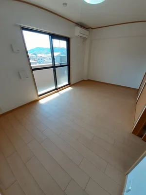 新居浜市のマンスリーマンション・ウィークリーマンション「モンシェ　モア・Ⅱ 403・洋室(No.1394273)」メイン画像