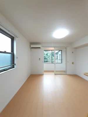 新崎駅（新潟県）のマンスリーマンション・ウィークリーマンション「ＦｌｏｕｒｉｓｈＩｎニイザキⅠ 201・洋室(No.1395318)」メイン画像