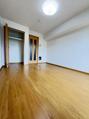 京田辺市のマンスリーマンション・ウィークリーマンション「リュミエール　アッシュ 102・洋室(No.1396190)」メイン画像