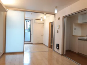 のマンスリーマンション・ウィークリーマンション「バーミィ　ブリーズ 103・洋室(No.1397584)」メイン画像