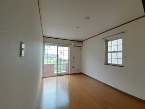 のマンスリーマンション・ウィークリーマンション「メゾンプリモデイ－ネⅡ 102・洋室(No.1398186)」メイン画像