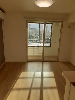山形県のマンスリーマンション・ウィークリーマンション「ラヴィソントゥ　トレゾール 203・洋室(No.1398515)」メイン画像