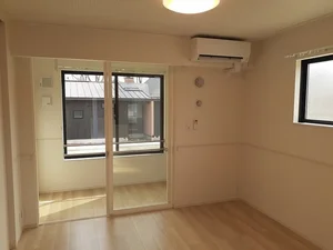 のマンスリーマンション・ウィークリーマンション「グレイスラムダ軽井沢 101・洋室(No.1398660)」メイン画像