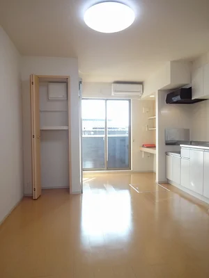 のマンスリーマンション・ウィークリーマンション「ＢＥＳＴ　ＨＯＵＳＥ　Ⅲ　Ａ 105・洋室(No.1401147)」メイン画像