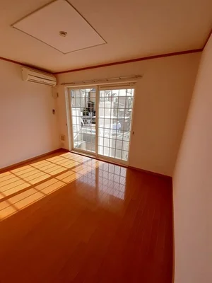 のマンスリーマンション・ウィークリーマンション「メゾン　リヴィエール 102・洋室(No.1402978)」メイン画像