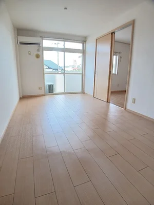 大分県のマンスリーマンション・ウィークリーマンション「メゾン下郡 203・洋室(No.1403621)」メイン画像