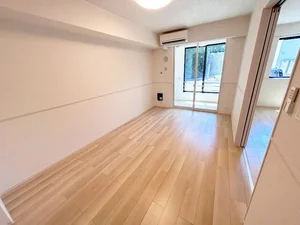 のマンスリーマンション・ウィークリーマンション「ラヴィアンローズⅠ 102・洋室(No.1403748)」メイン画像