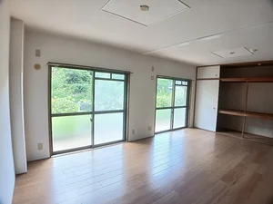 神戸市北区のマンスリーマンション・ウィークリーマンション「ウエストコートＴＡＮＩＧＡＭＩ 103・洋室(No.1403847)」メイン画像