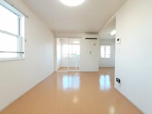南富山駅（富山県）・南富山駅前駅（富山県）のマンスリーマンション・ウィークリーマンション「コッティ大泉 203・洋室(No.1404394)」メイン画像