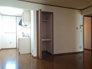 のマンスリーマンション・ウィークリーマンション「クレスト菱木 103・洋室(No.1405020)」メイン画像