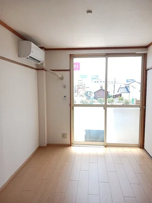 三重県の大東建託リーシング株式会社のマンスリーマンション・ウィークリーマンション「サニーコート日永 2A・洋室(No.1406799)」メイン画像
