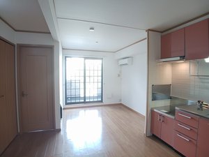 のマンスリーマンション・ウィークリーマンション「アンソレイエ　（小瀬町） 205・洋室(No.1406879)」メイン画像