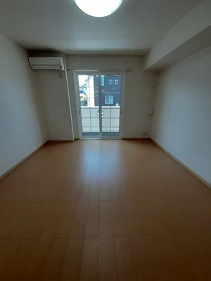 のマンスリーマンション・ウィークリーマンション「ビバーチェ　ジェイ　ウノ 103・洋室(No.1408255)」メイン画像