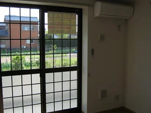 三重県のマンスリーマンション・ウィークリーマンション「アンソレイエ　Ａ棟 103・洋室(No.1410742)」メイン画像