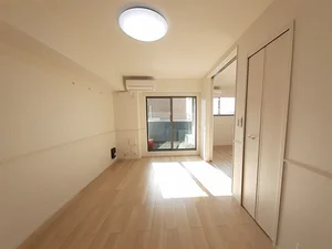 大阪府のマンスリーマンション・ウィークリーマンション「ドゥーヴル　ボヌール　寺方錦通 303・洋室(No.1410805)」メイン画像