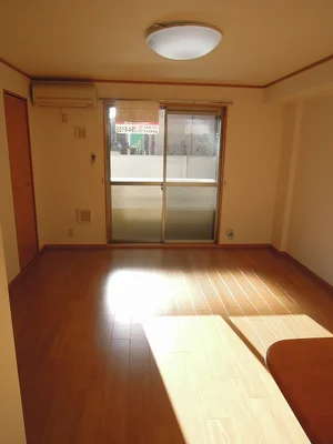 のマンスリーマンション・ウィークリーマンション「プリマベーラⅡ 102・洋室(No.1411441)」メイン画像