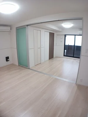 京都市上京区のマンスリーマンション・ウィークリーマンション「アーバンコート堀川西 302・洋室(No.1412789)」メイン画像