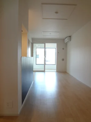 のマンスリーマンション・ウィークリーマンション「Ｖｅｒｄｅ　Ｃｏｌｌｉｎａ　Ⅱ 102・洋室(No.1413902)」メイン画像