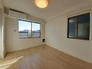 のマンスリーマンション・ウィークリーマンション「ロイヤル・鈴　Ｅ 202・洋室(No.1416602)」メイン画像