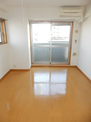 順天堂大学医学部附属順天堂医院周辺のマンスリーマンション・ウィークリーマンション「ホタカリュミエール・イワタ 401・洋室(No.1419588)」メイン画像
