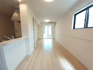 のマンスリーマンション・ウィークリーマンション「ＳＰＲＩＮＧ　ＨＩＬＬ　Ｂ 101・洋室(No.1421580)」メイン画像