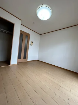 大阪府のマンスリーマンション・ウィークリーマンション「カーサポポラーレ 205・洋室(No.1424234)」メイン画像
