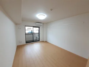 東野駅（京都府）のマンスリーマンション・ウィークリーマンション「Ｃａｌｍｌｙ　Ｌｉｆｅ 104・洋室(No.1425465)」メイン画像