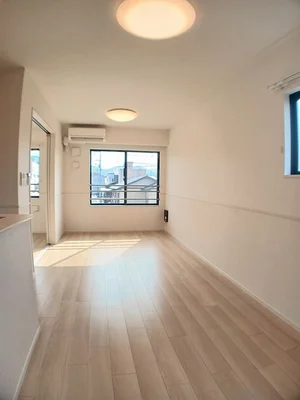 東広島市のマンスリーマンション・ウィークリーマンション「カーサ　フェリーチェ　Ａ棟 202・洋室(No.1425635)」メイン画像