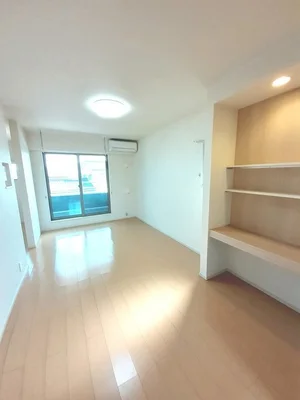 のマンスリーマンション・ウィークリーマンション「ＢＥＳＴ　ＨＯＵＳＥ　Ⅲ　Ａ 201・洋室(No.1425996)」メイン画像