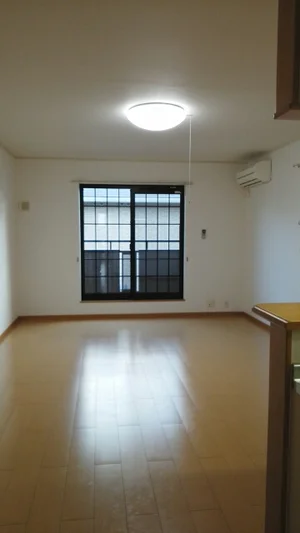 のマンスリーマンション・ウィークリーマンション「ロイヤル本前田 202・洋室(No.1427327)」メイン画像