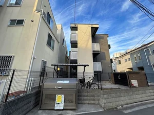 のマンスリーマンション・ウィークリーマンション「レオパレスフラワーガーデン町屋 301(No.1434525)」メイン画像