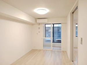のマンスリーマンション・ウィークリーマンション「クーロンヌⅡ 102・洋室(No.1436998)」メイン画像