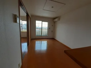 のマンスリーマンション・ウィークリーマンション「ラフィネⅡ 203・洋室(No.1437006)」メイン画像
